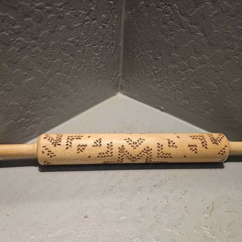 Embossed Wheat Pattern Wooden Rolling Pin with Floral Pattern